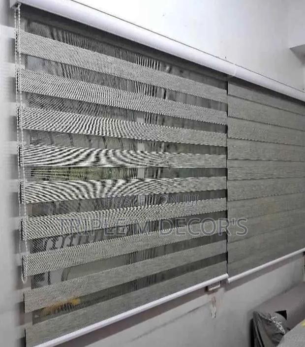 Stylish Horizontal Office Blinds - thumbnail 2