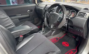 Nissan Tiida 2010 Silver