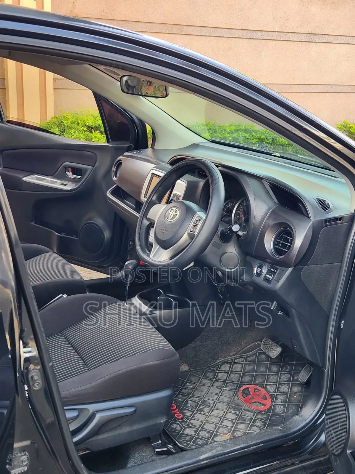 Toyota Vitz 2014