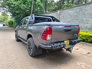 Toyota Hilux Revo Double Cab Deisel 2.4 AWD 2016 Gray