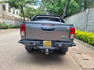 Toyota Hilux Revo Double Cab Deisel 2.4 AWD 2016 Gray