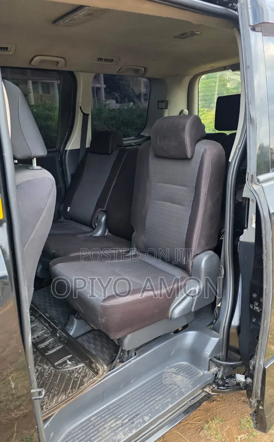 Toyota Noah 2010 Black
