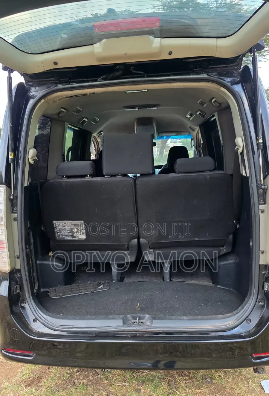 Toyota Noah 2010 Black