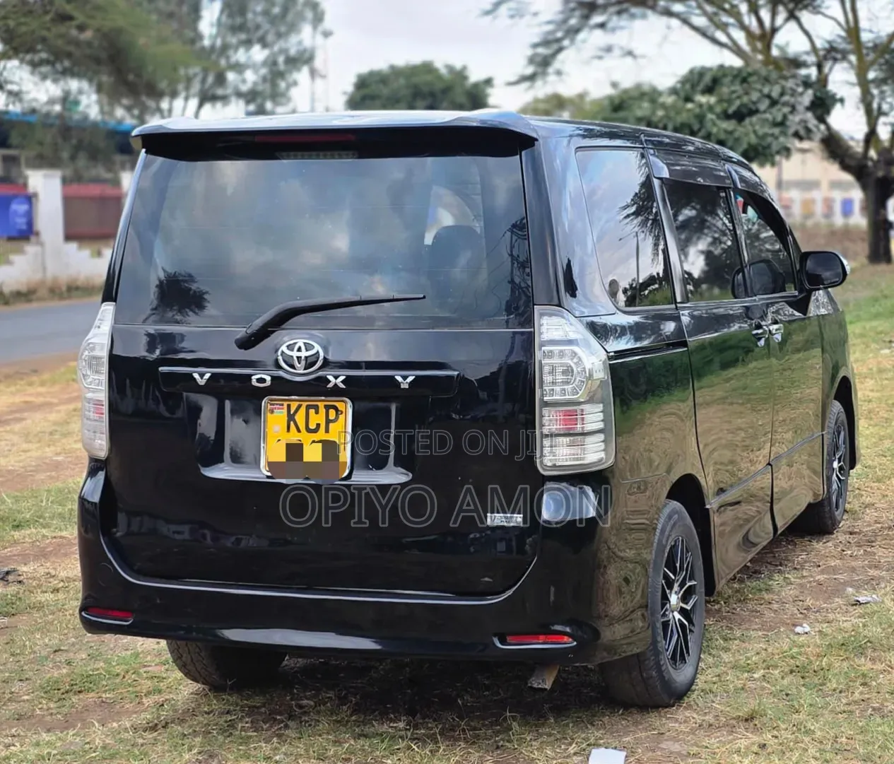 Toyota Noah 2010 Black