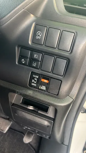 Toyota Noah 2020 Pearl