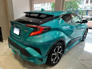 Toyota C-HR 2020 Blue