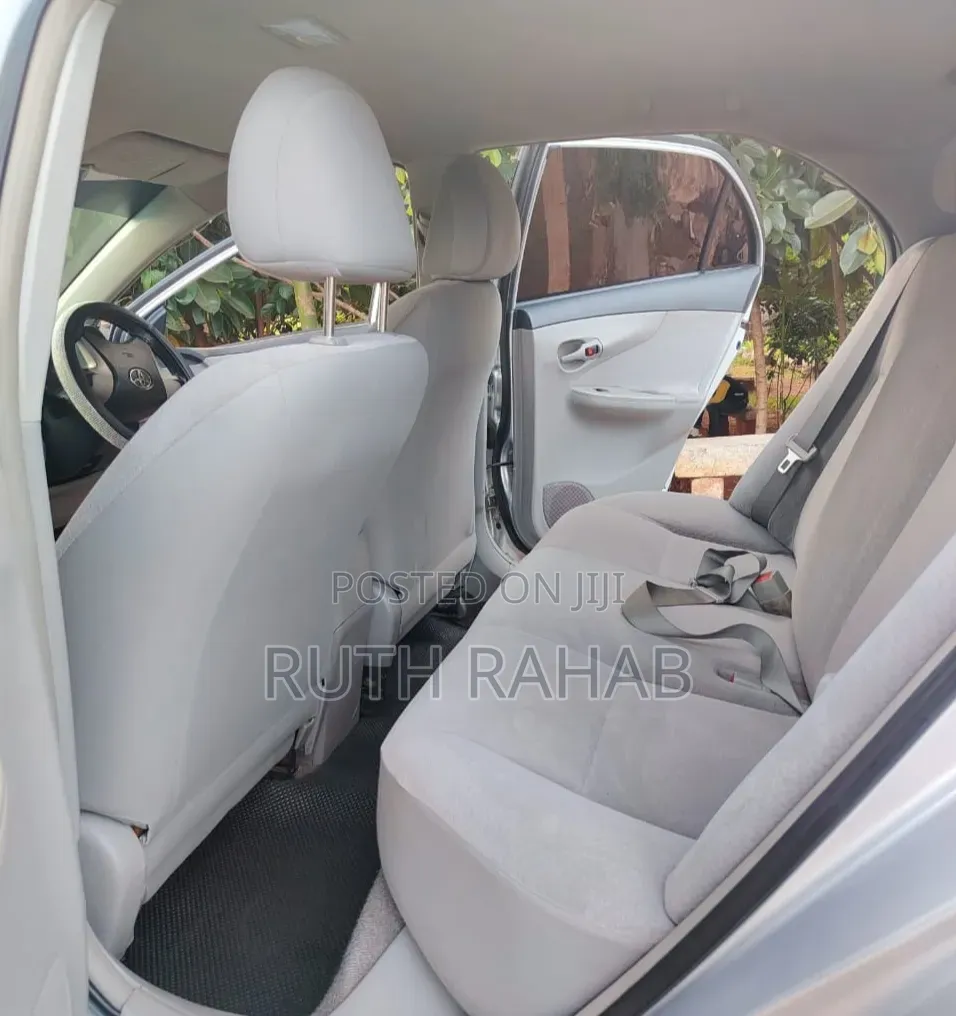 Toyota Axio 2010 Silver