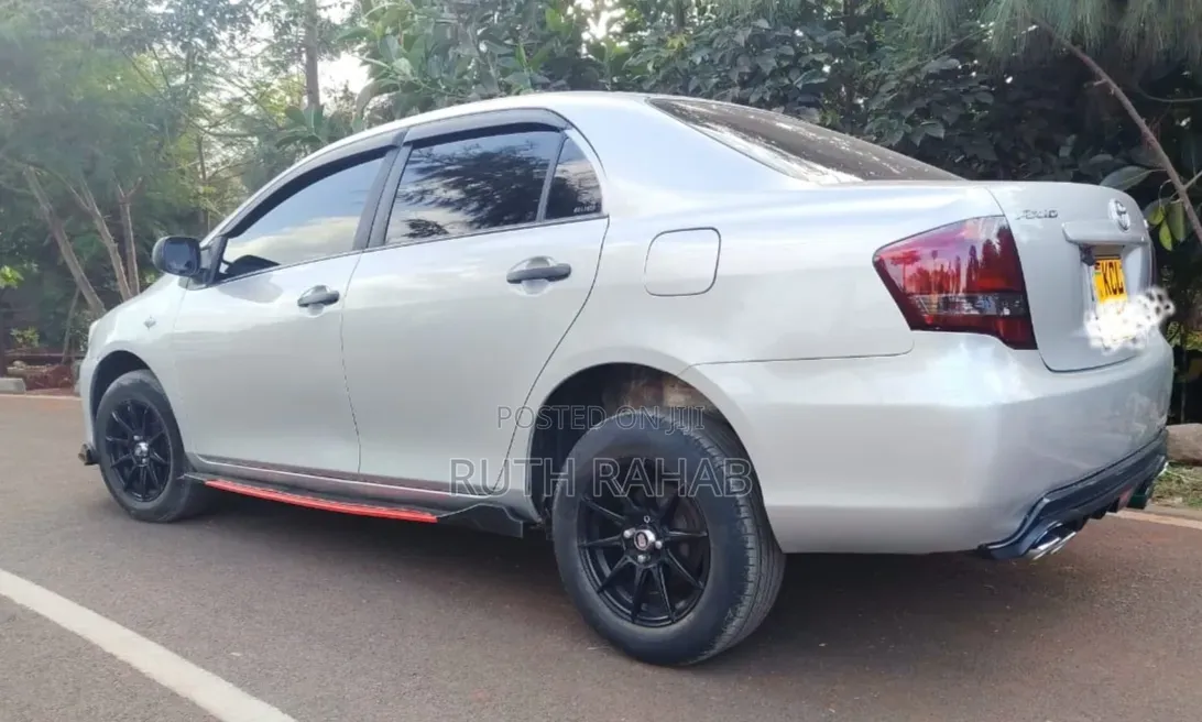 Toyota Axio 2010 Silver
