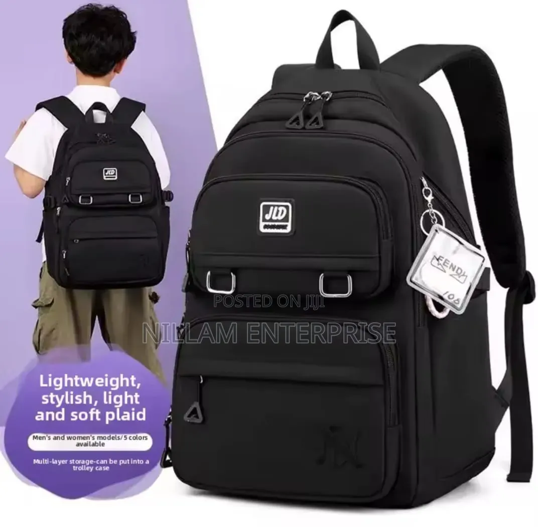 Fashionable Large Capacity Water Proof Schoolbags.