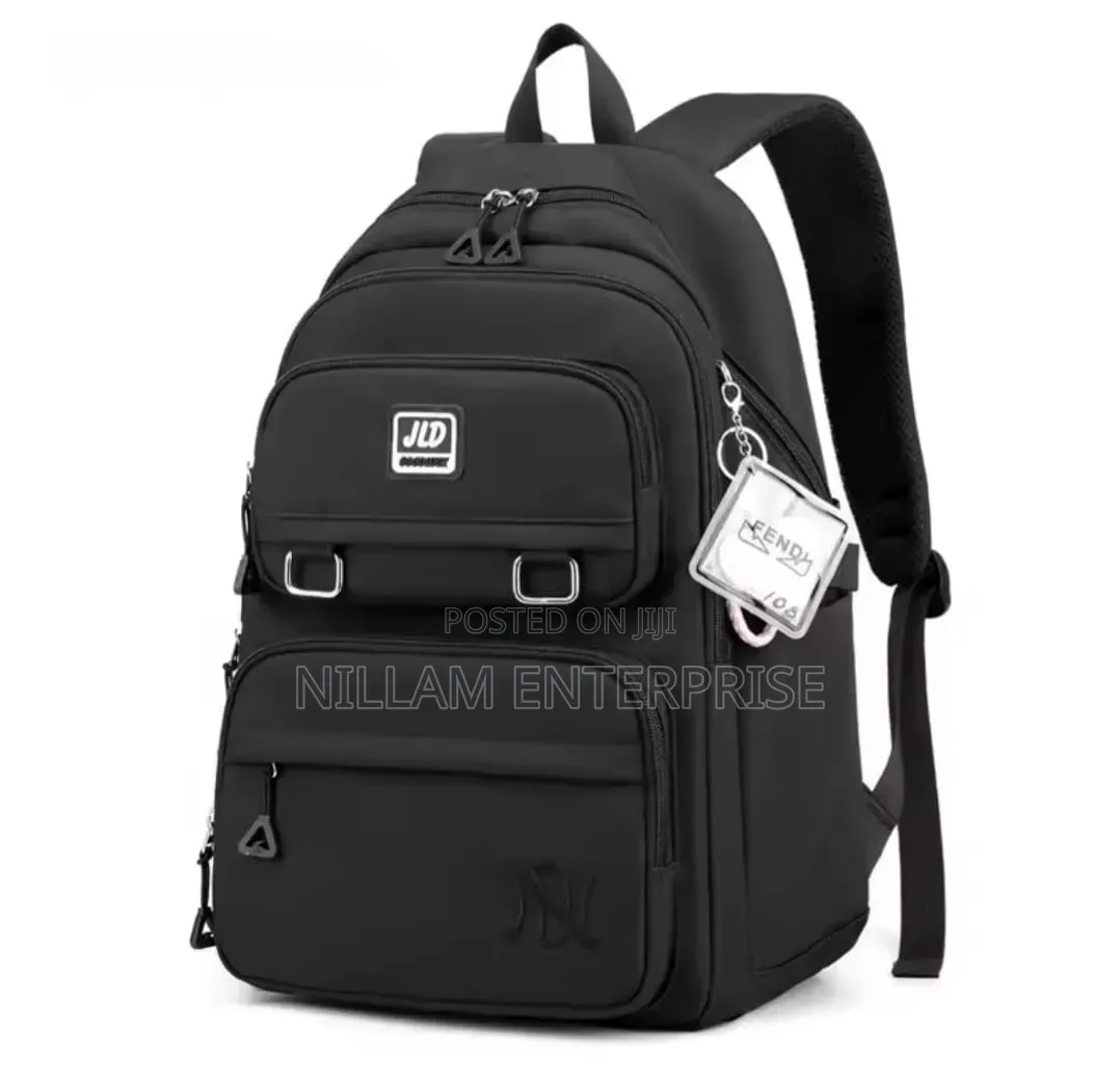 Fashionable Large Capacity Water Proof Schoolbags.