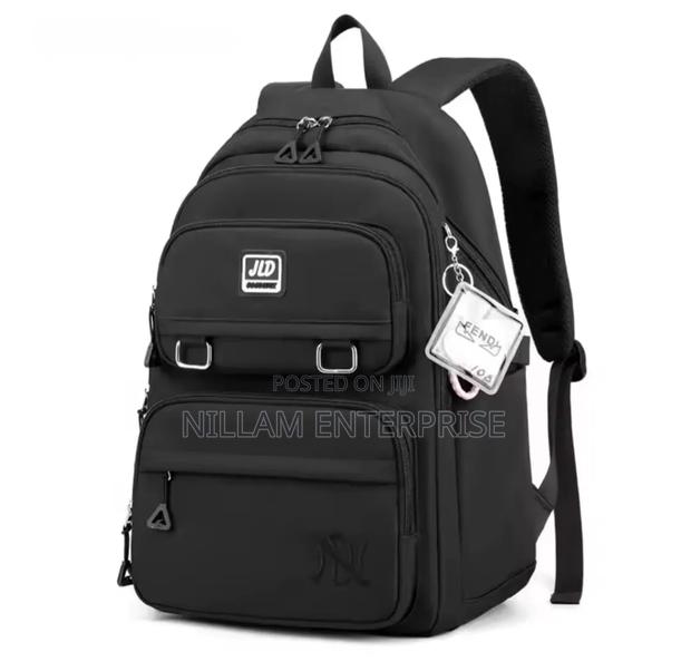 Fashionable Large Capacity Water Proof Schoolbags. - thumbnail 3