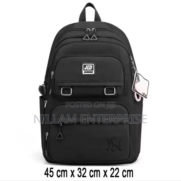 Fashionable Large Capacity Water Proof Schoolbags. - thumbnail 2