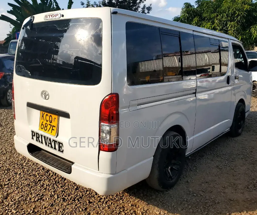 Toyota HiAce 2012 White