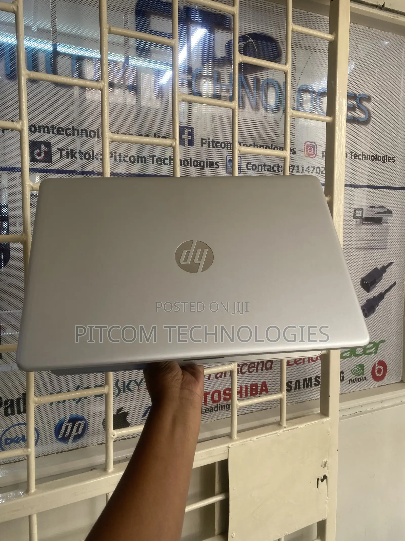 Laptop HP 15s 4GB Intel Celeron SSD 256GB