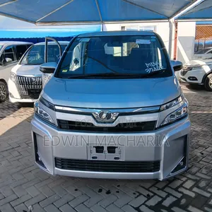 Toyota Noah 2019 Silver