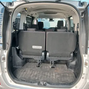Toyota Noah 2019 Silver