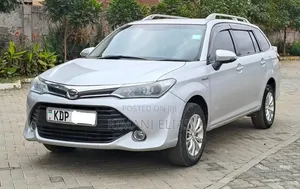 Toyota Corolla Fielder 2017 Silver