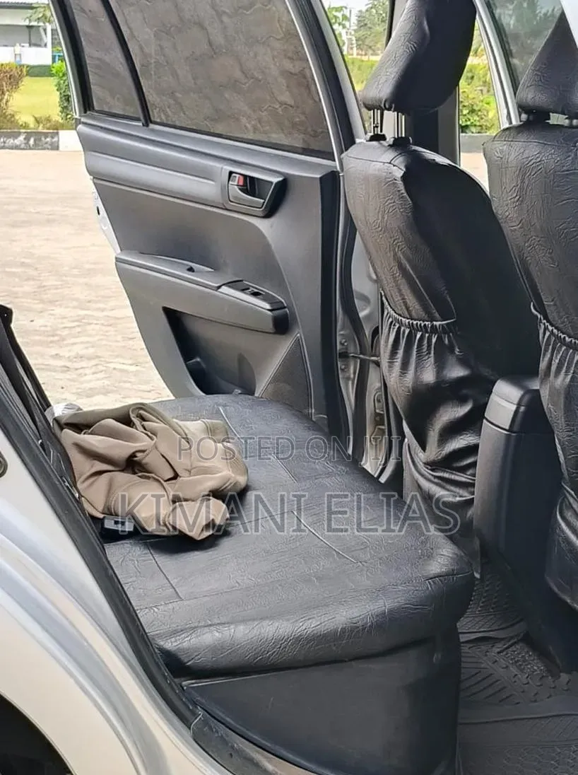 Toyota Corolla Fielder 2017 Silver
