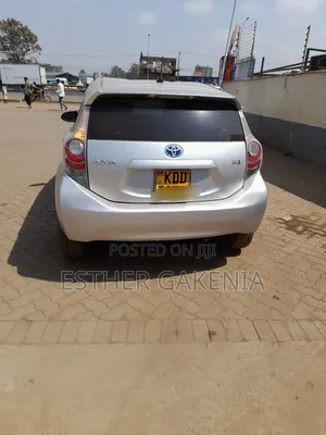 Toyota Aqua 2014 Silver