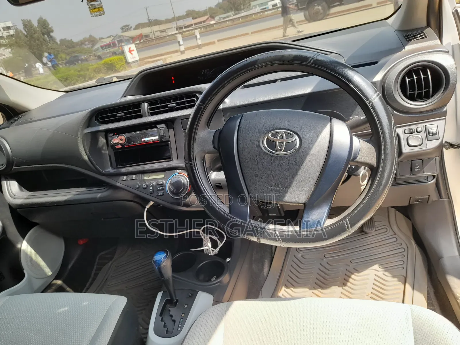 Toyota Aqua 2014 Silver