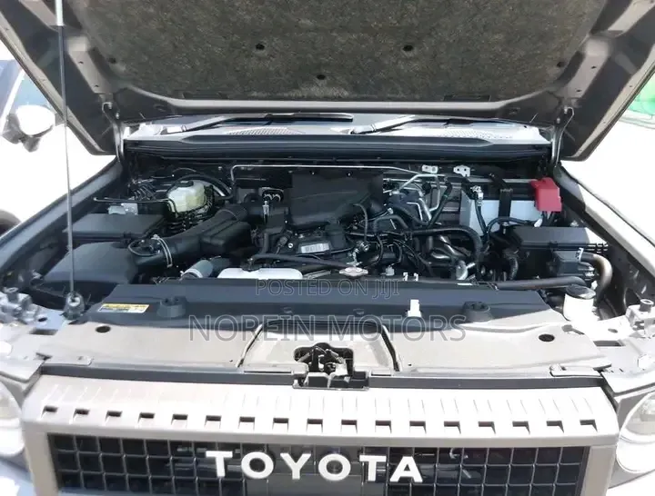 Toyota Land Cruiser Prado 2023 Gray