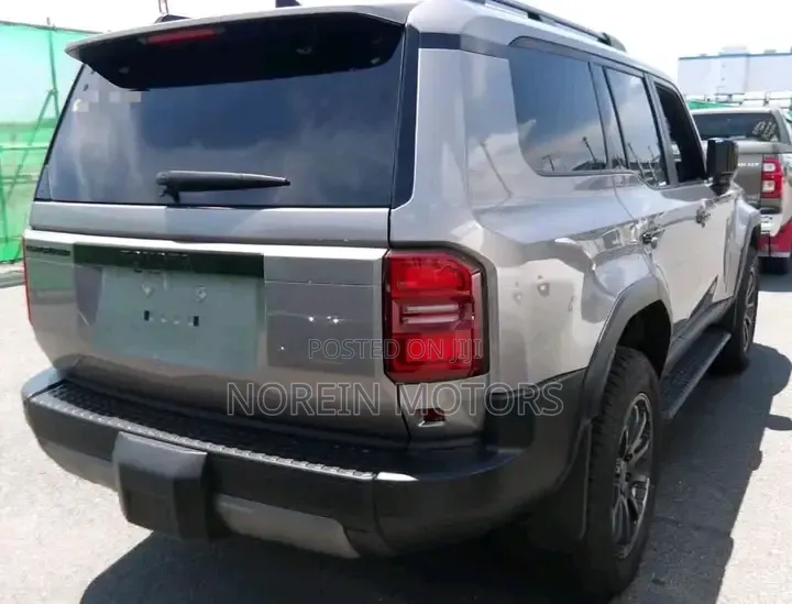 Toyota Land Cruiser Prado 2023 Gray