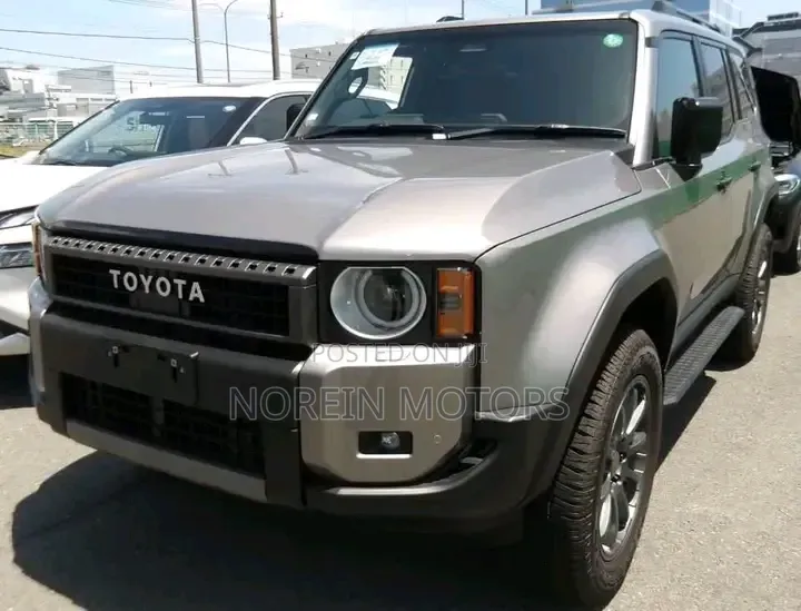 Toyota Land Cruiser Prado 2023 Gray