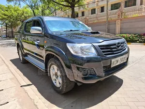 Toyota Hilux 2010 Black