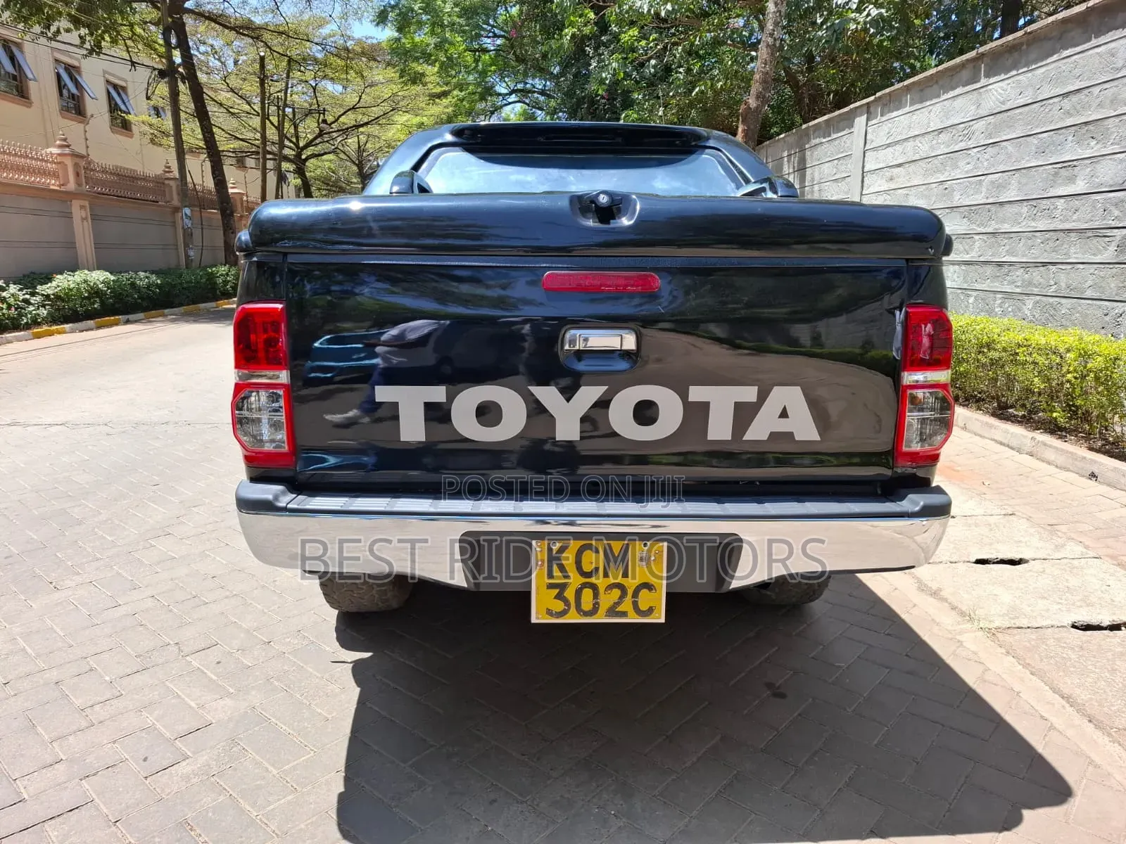 Toyota Hilux 2010 Black