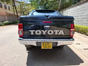 Toyota Hilux 2010 Black