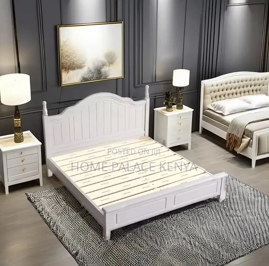Wooden Bed: American Style Glossy Finish Wooden Bed