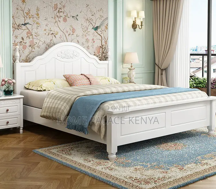 Wooden Bed: American Style Glossy Finish Wooden Bed