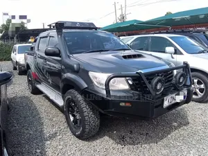 Toyota Hilux 2016 Black