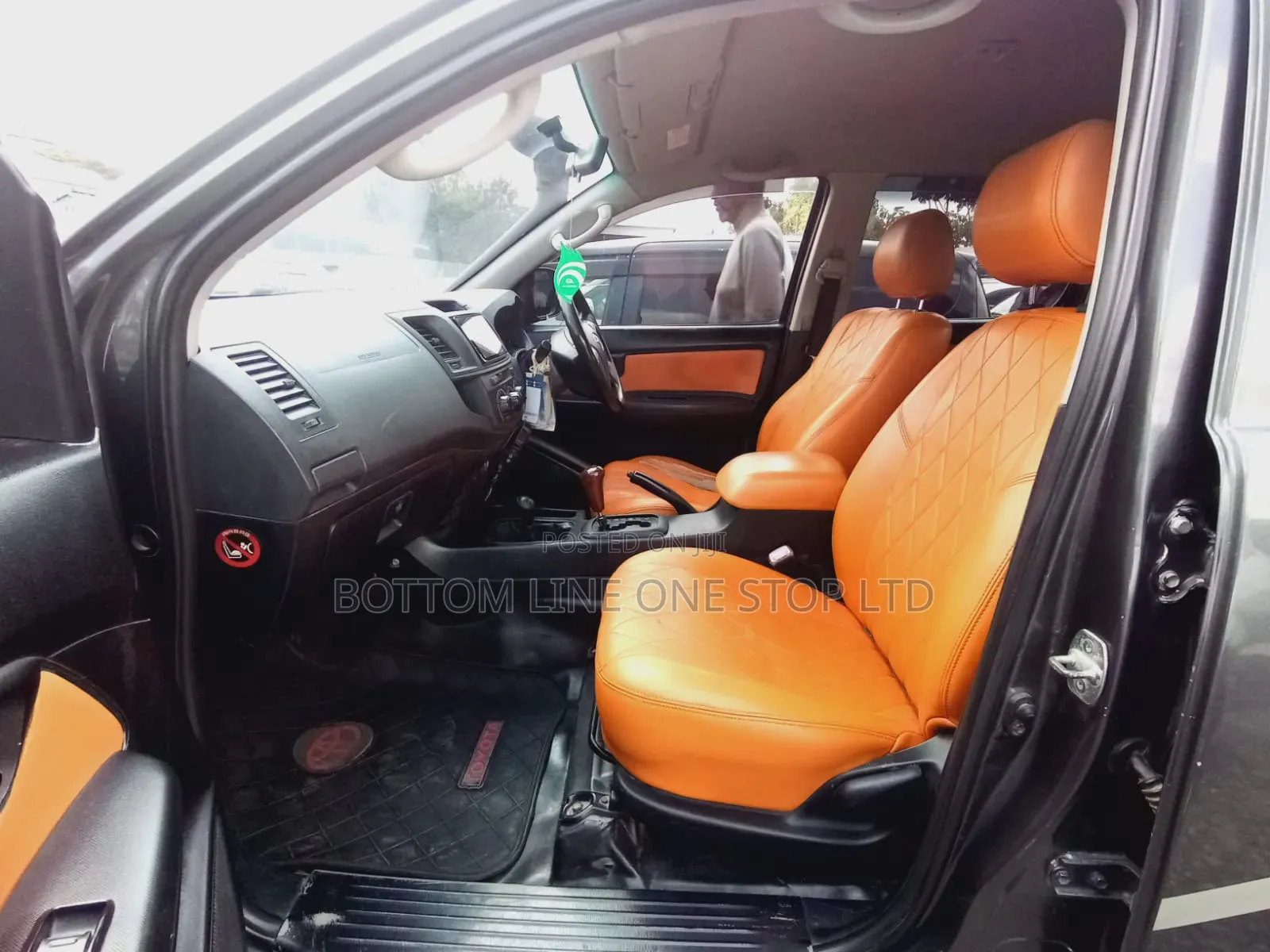 Toyota Hilux 2016 Black