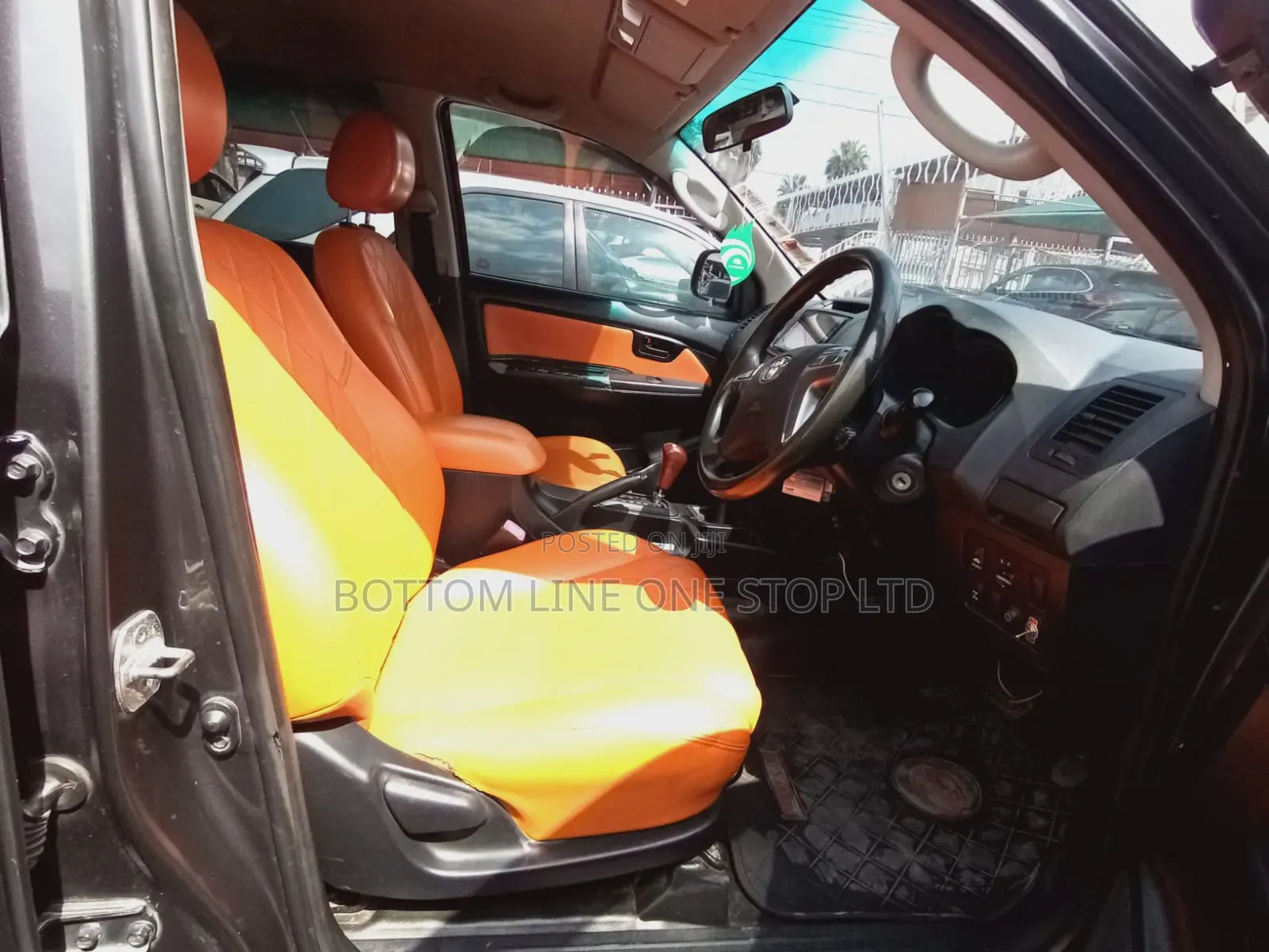 Toyota Hilux 2016 Black