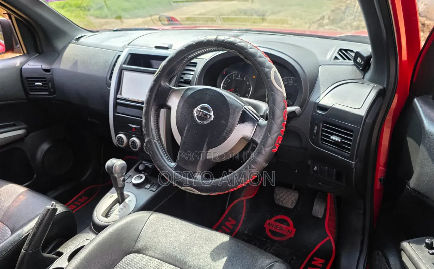 Nissan X-Trail 2011 Red
