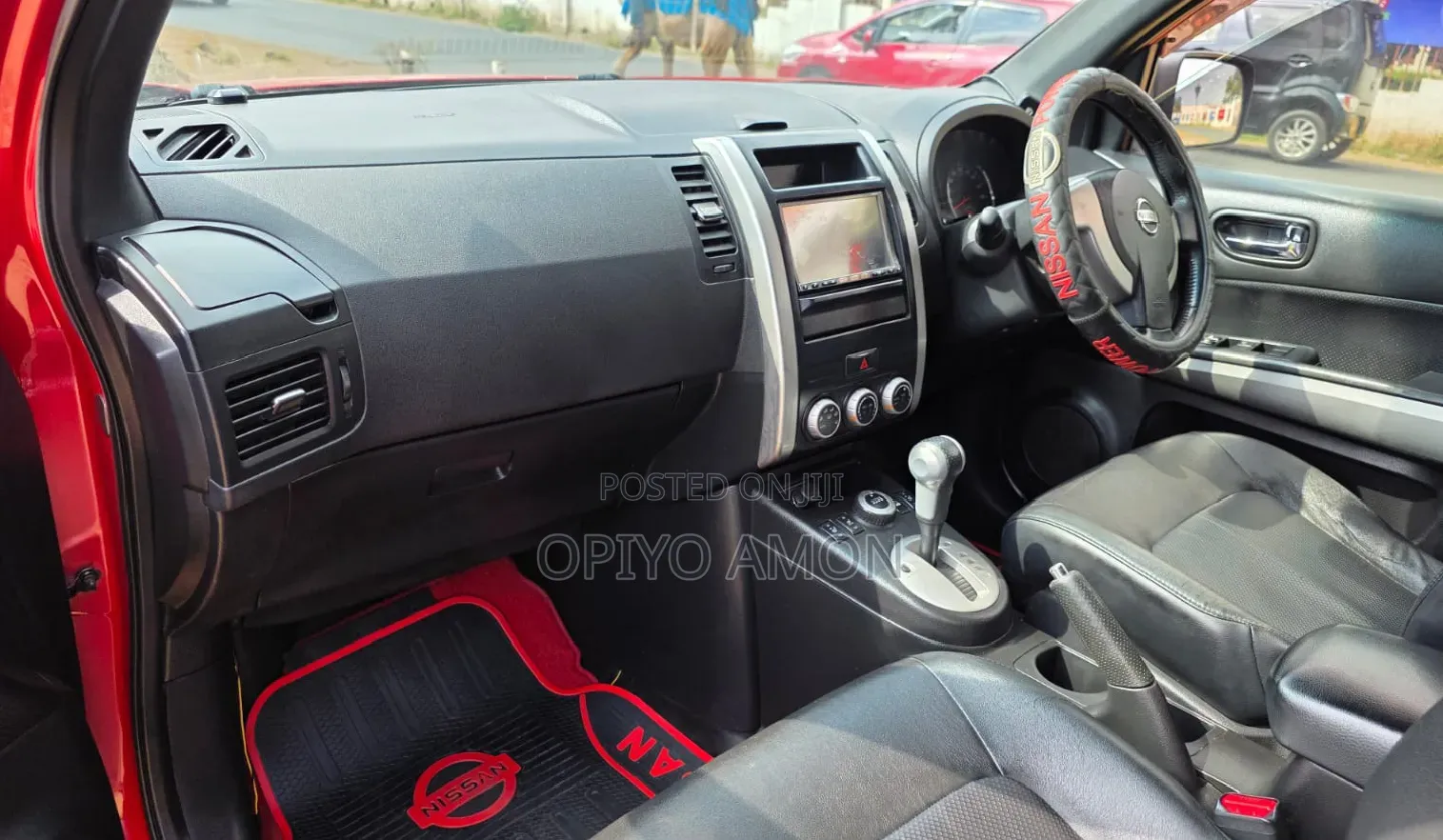 Nissan X-Trail 2011 Red