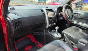Nissan X-Trail 2011 Red