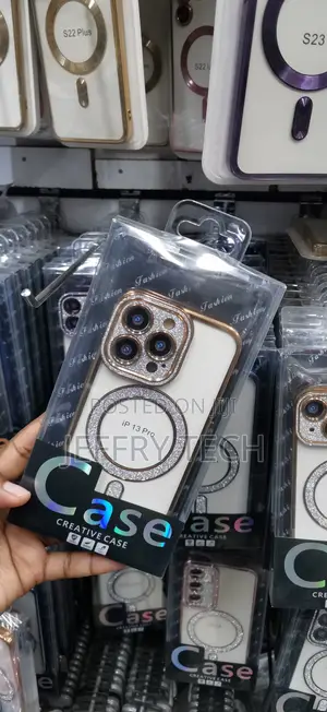 iPhone 13 Pro Styled With a Glitter-Filled Ring Case