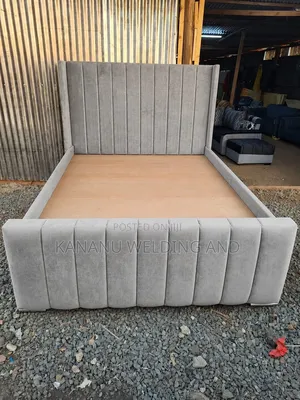 Straight Lines Chesterbed Design