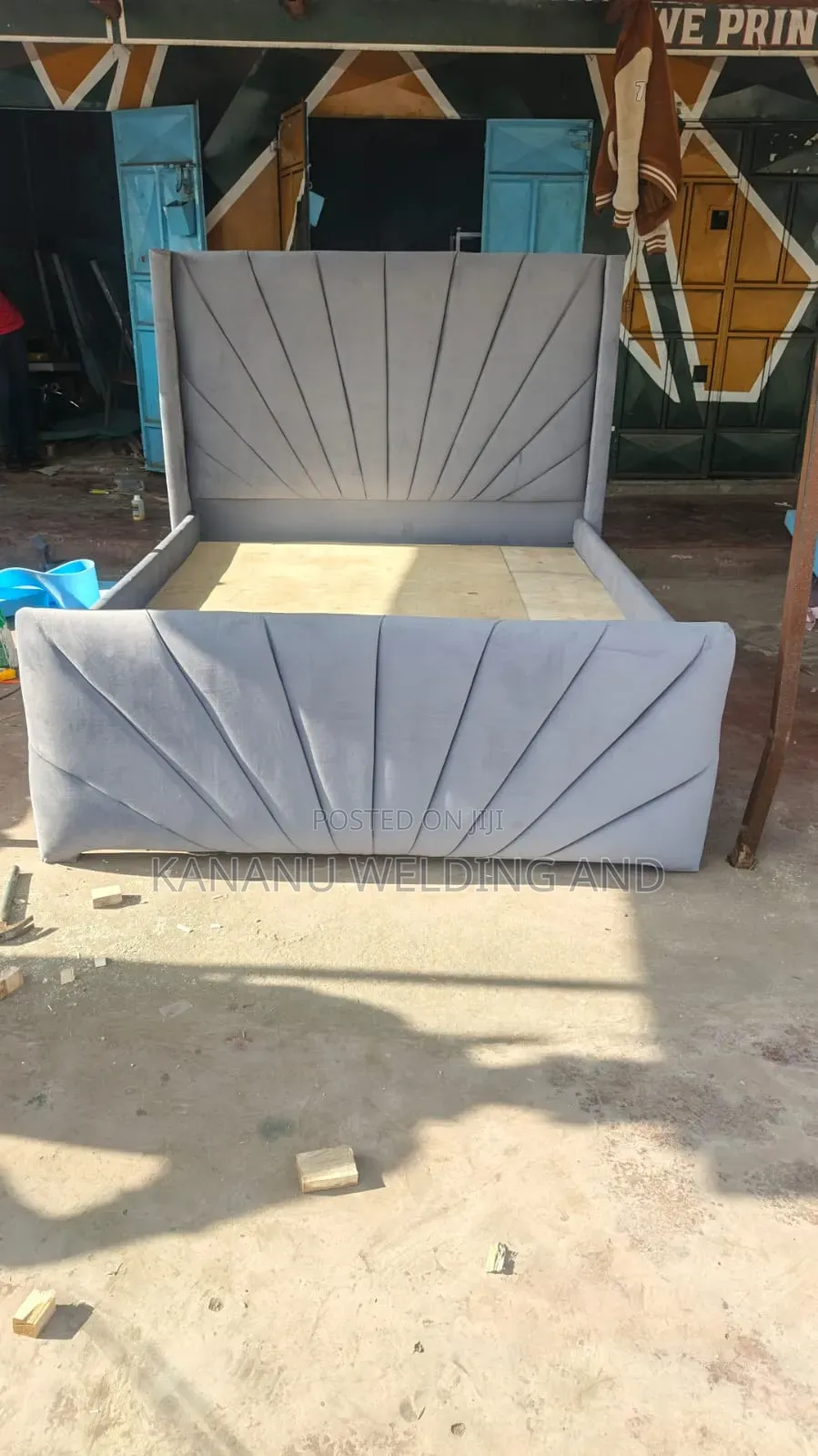 Straight Lines Chesterbed Design