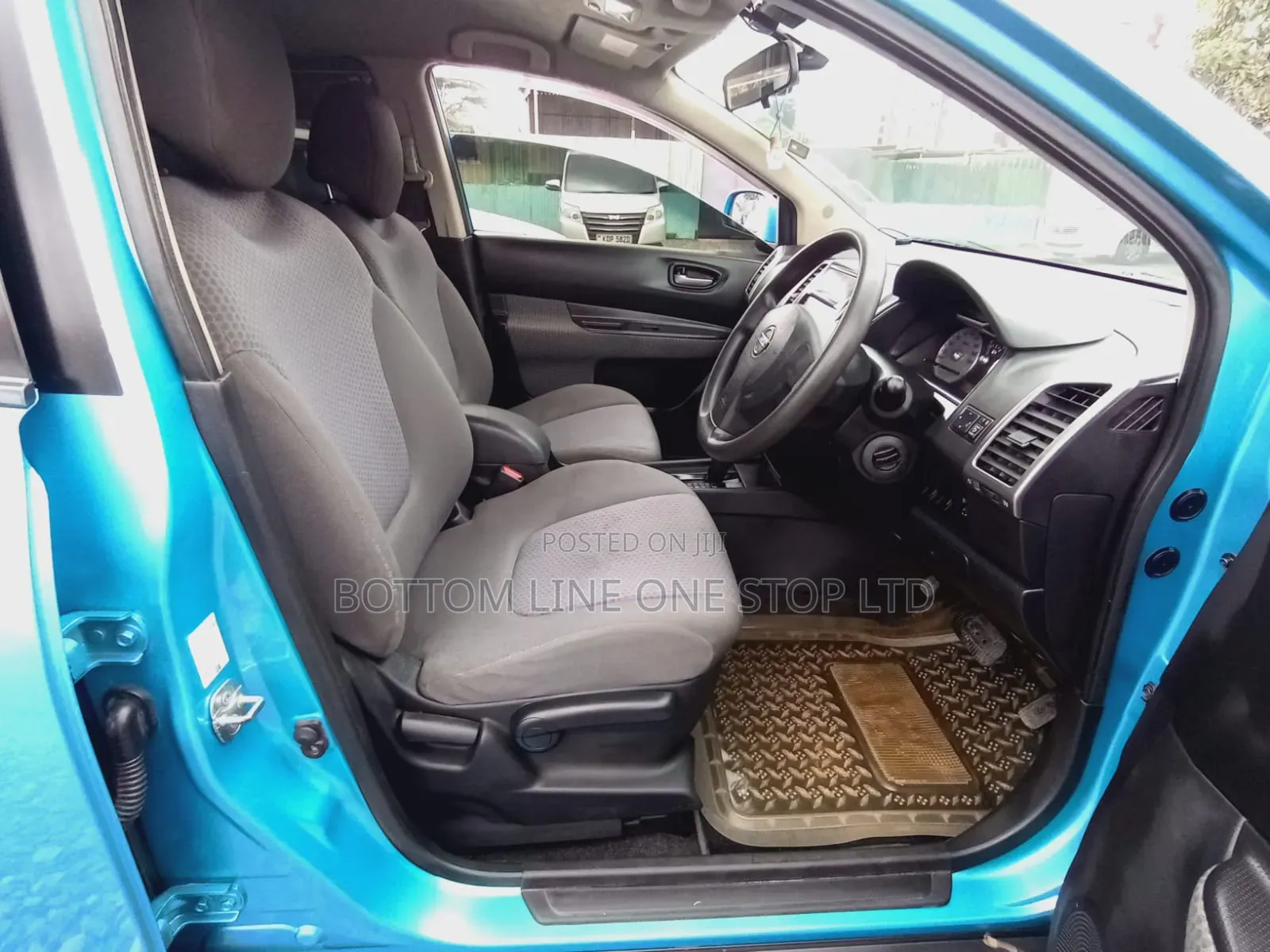 Nissan Wingroad 2012 Blue