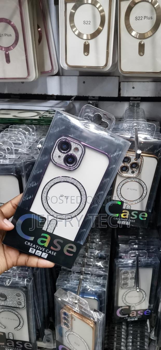 iPhone 13, Featuring Eye-Catching Diamond-Bling Trim Case - thumbnail 2