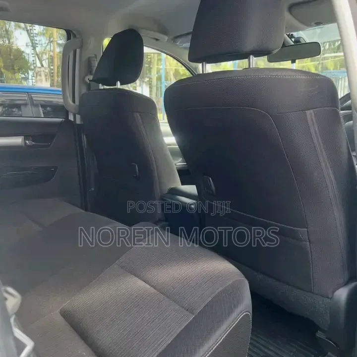 Toyota Hilux 2020 White