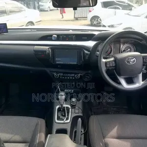 Toyota Hilux 2020 White