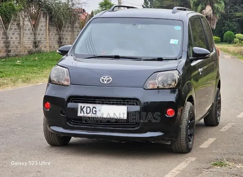 Toyota Porte 2014 Black