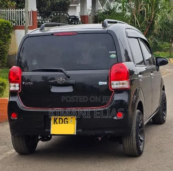 Toyota Porte 2014 Black