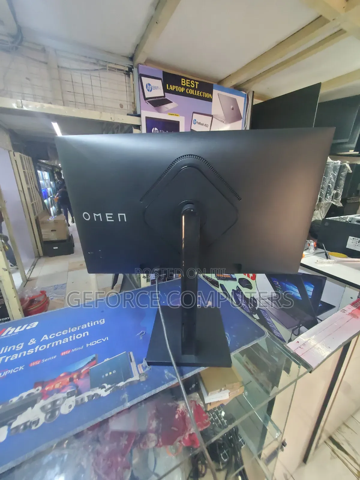 Monitors Edge to Edge