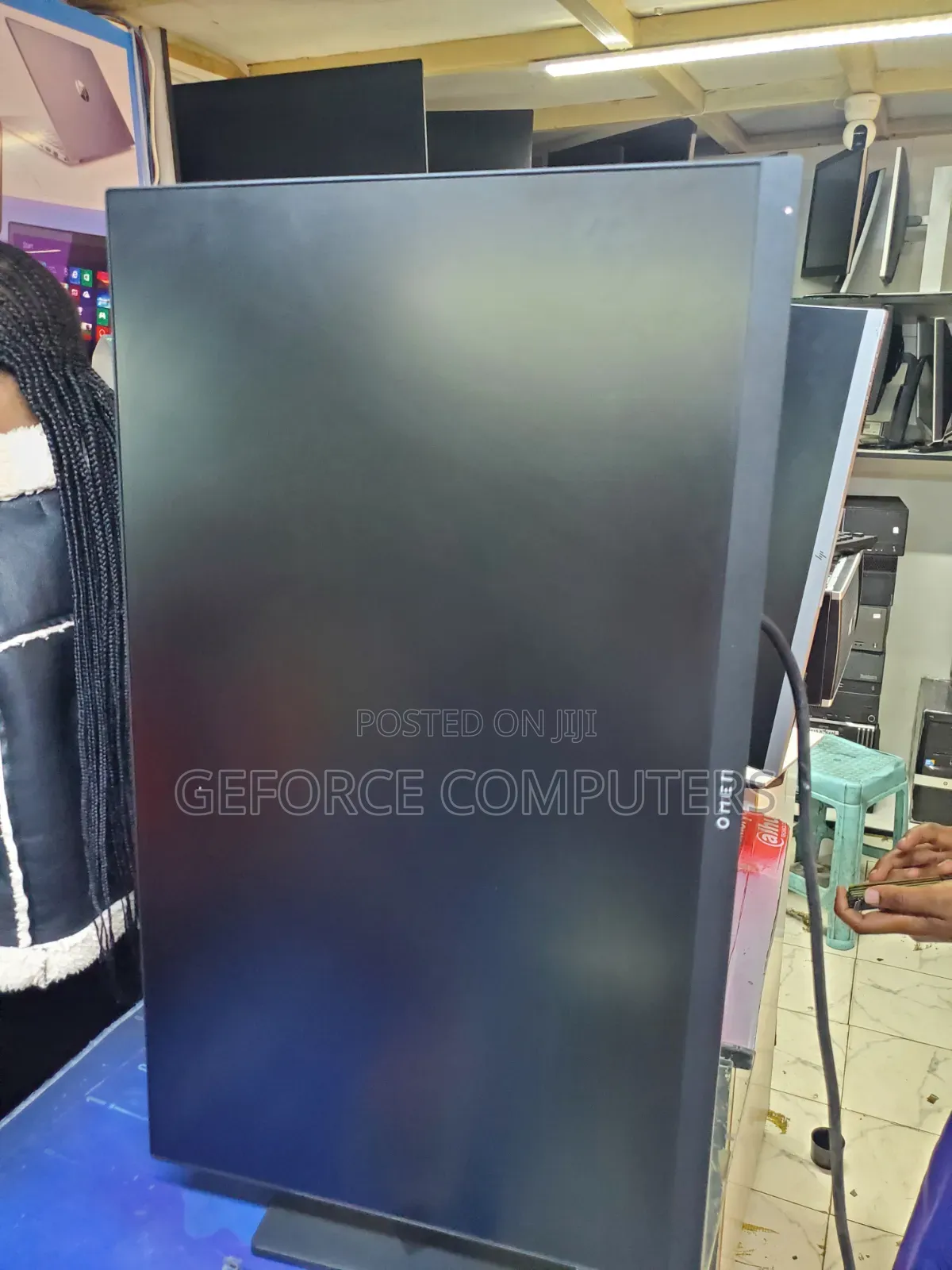 Monitors Edge to Edge