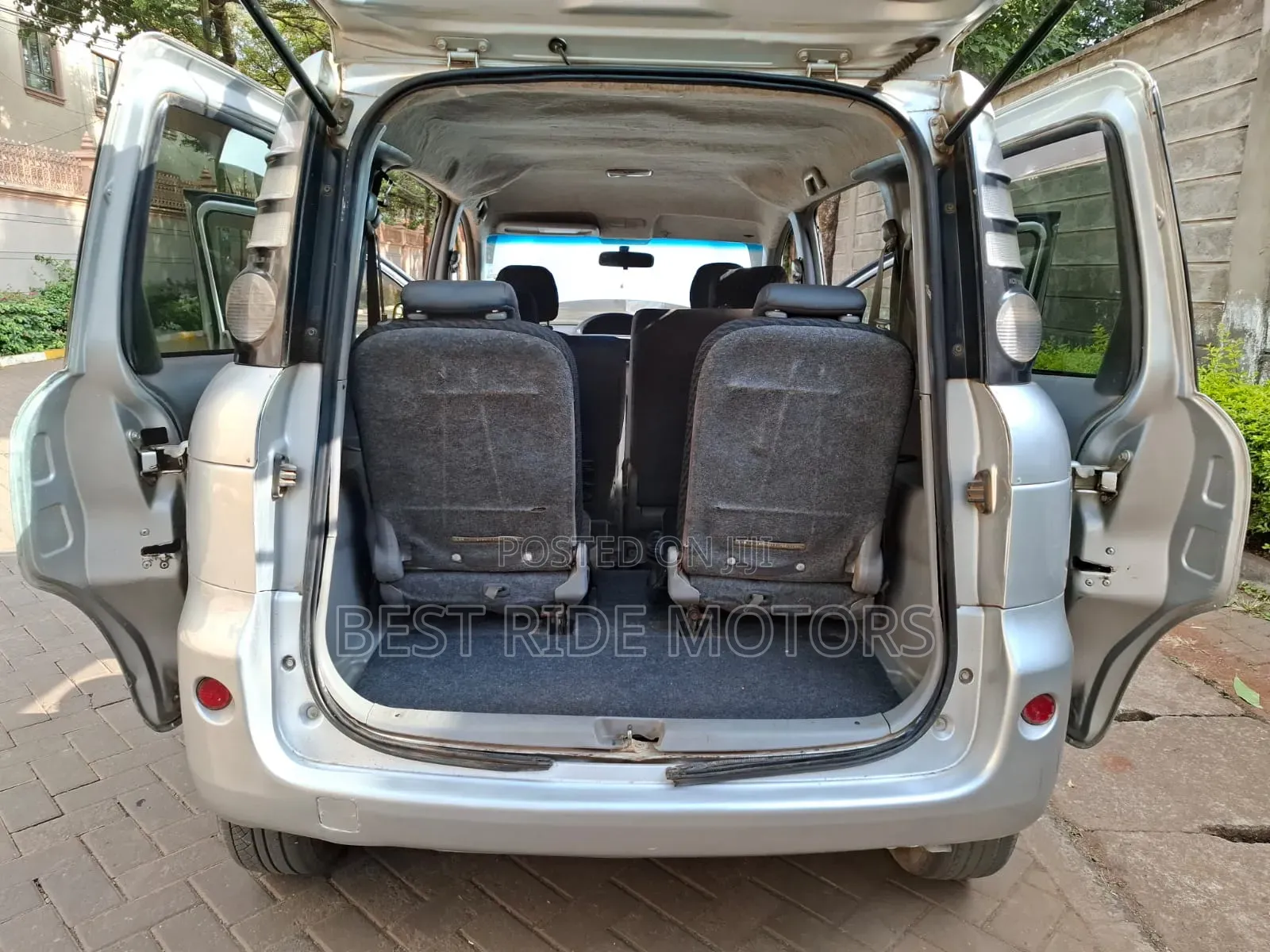 Toyota Sienta 2010 Silver